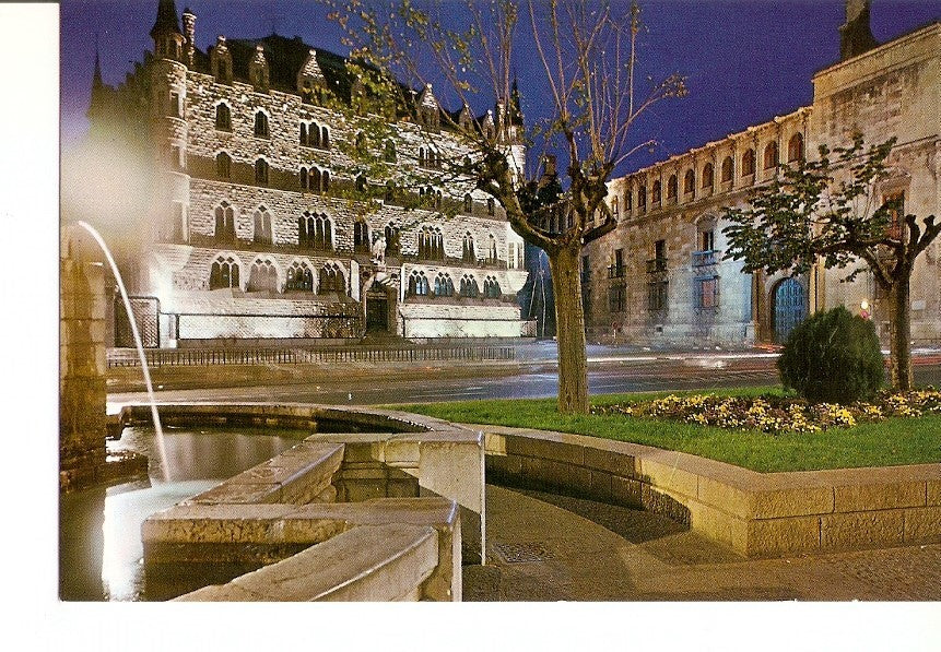 Postal 028168 : Leon, Plaza de San Marcelo. Casa de Botines y Diputacion Provincial