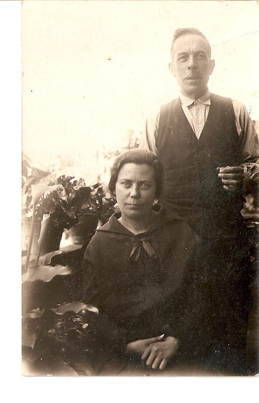 Postal 028230 : Hombre y mujer posando para foto