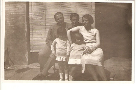 Postal 028233 : Familia