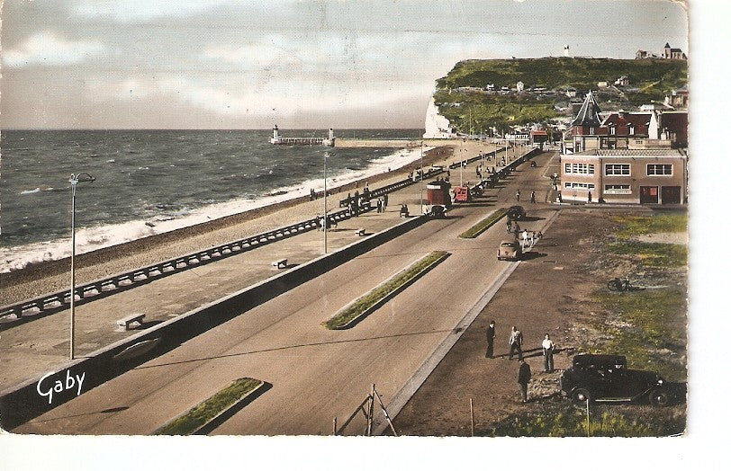 Postal 028327 : Fecamp (Seine-Mme), LEsplanade et les Jetees