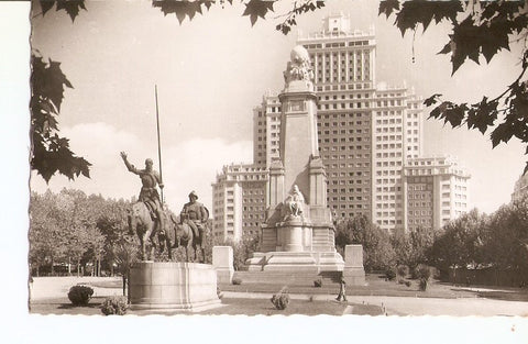 Postal 028328 : Madrid. Plaza de España, Monumento a Cervantes