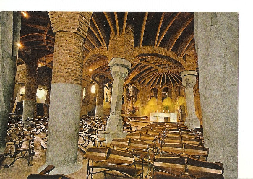 Postal 028396 : Santa Coloma de Cervello. Cripta de la Colonia Güell; interior (Gaudi)