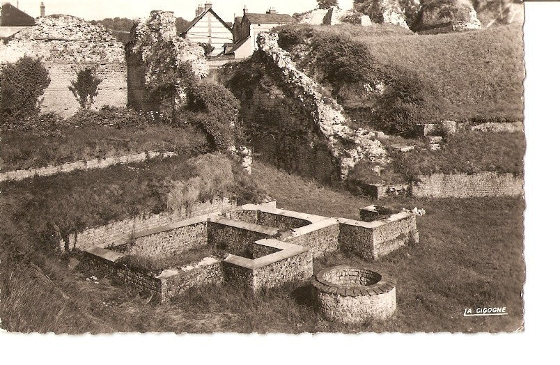 Postal 028487 : Lillebonne, Theâtre romain, balneaire et puits