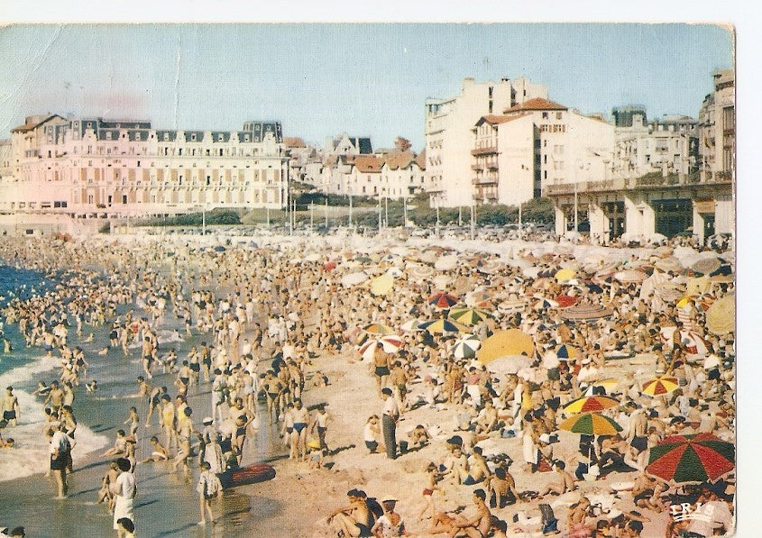 Postal 028553 : Reflets de la Cote Basque, Biarrit. La Grande Plage et le Casino