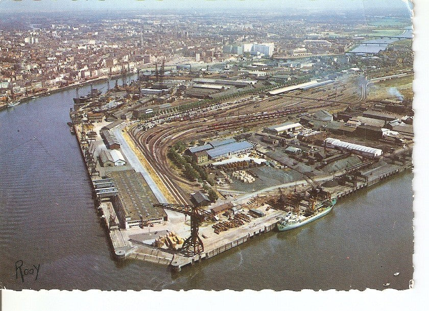Postal 028597 : Nantes, Vue Aerienne sur le Port