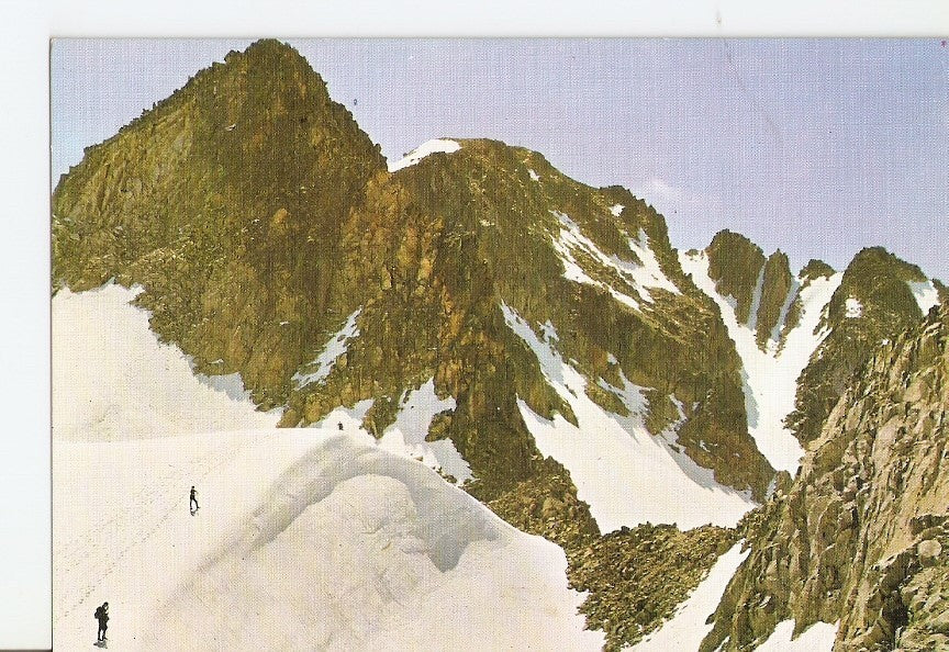 Postal 028666 : Benasque (Pirineo Aragones). Cresta del Aneto 3404 m. alt. Desde el cuello de Coronas