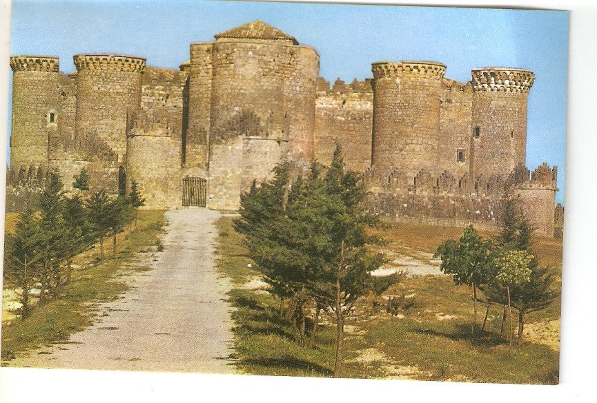 Postal 028739 : Vista general del Castillo desde la pista de acceso de coches. Belmonte