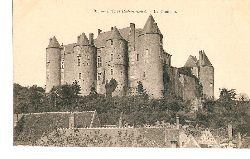 Postal 028811 : Luynes (Indre-et-Loire). Le Château
