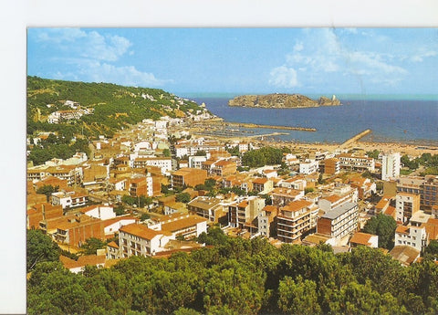 Postal 024587 : Al fondo Islas Medas Estartit (Costa Brava)