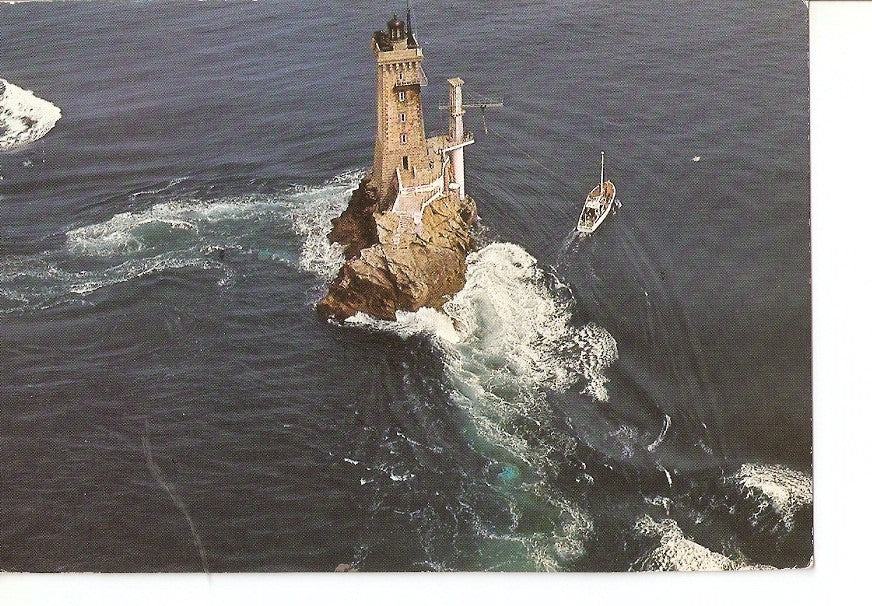 Postal 024663 : Le Phare de la Vieille au Large de la pointe Du Raz