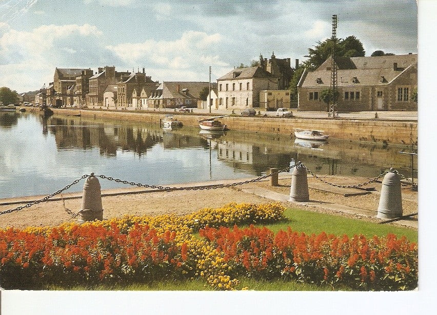 Postal 024664 : Les quais. Redon. La Bretagne