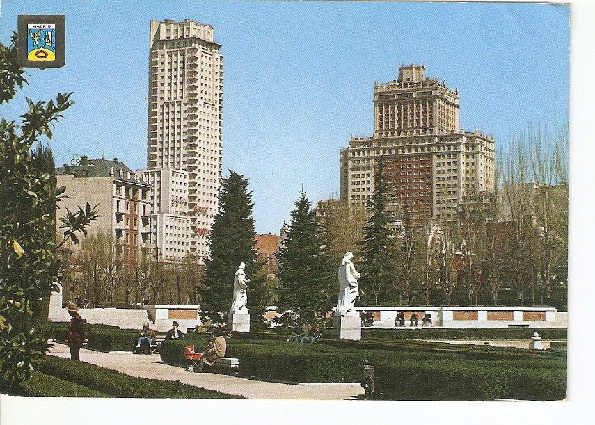 Postal 024667 : Jardines de Sabatini y Edificioes Plaza de España (Madrid)