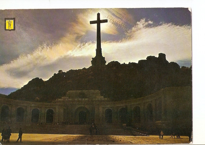 Postal 024786 : Fachada contraluz. Santa Cruz del Valle de los Caidos