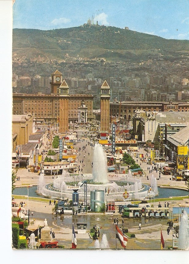 Postal 025055 : Fuente Monumental y Avenida Maria Cristina al fondo el Tibidado. Barcelona