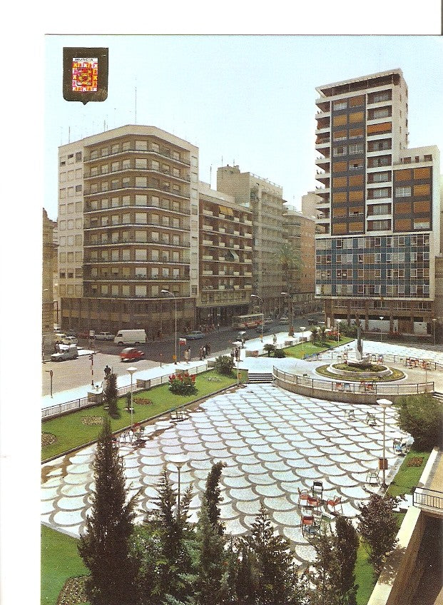 Postal 025068 : Jardin de Santa Isabel y avenida Jose Antonio