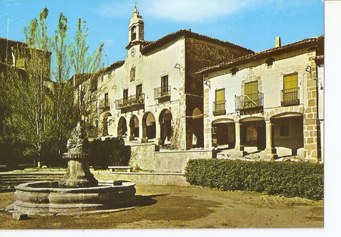 Postal 025222 : Plaza del Ayuntamiento y fuente de los tres Dragones. Atienza (Guadalajara)
