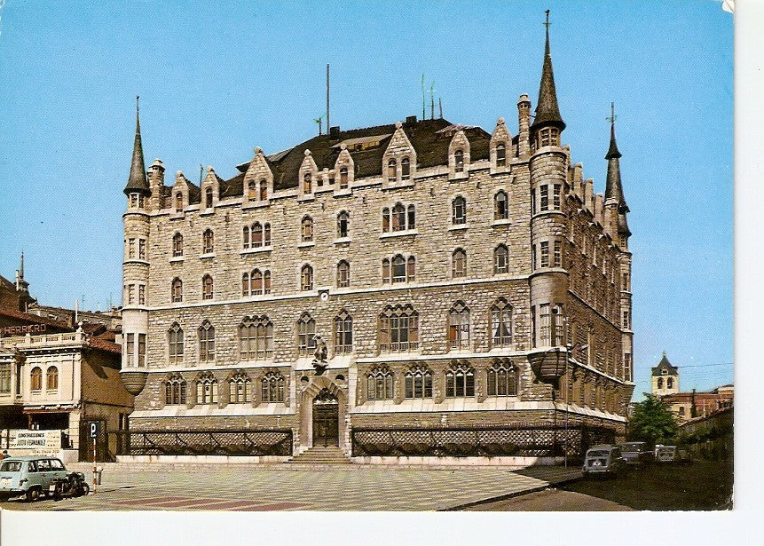 Postal 025232 : Edificio de la Caja de Ahorros (Gaudi). Leon