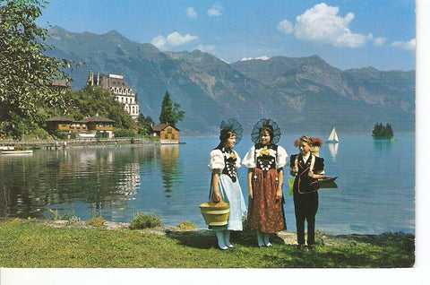 Postal 025263 : Iseltwald am Brienzersee mit Rothorn und Berner Trachten