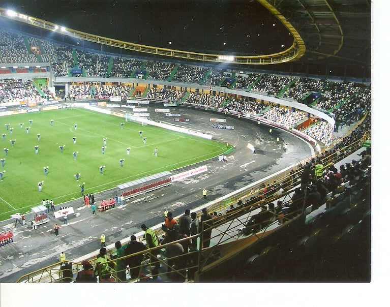 Foto Futbol 025422 : Estadio de futbol ?