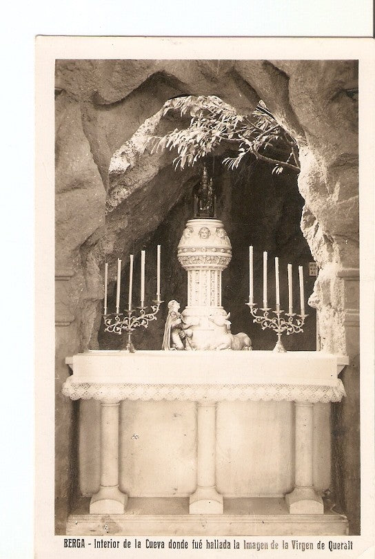 Postal 025617 : Berga - Interior de la Cueva donde fue hallada la Imagen de la Virgen de Queralt