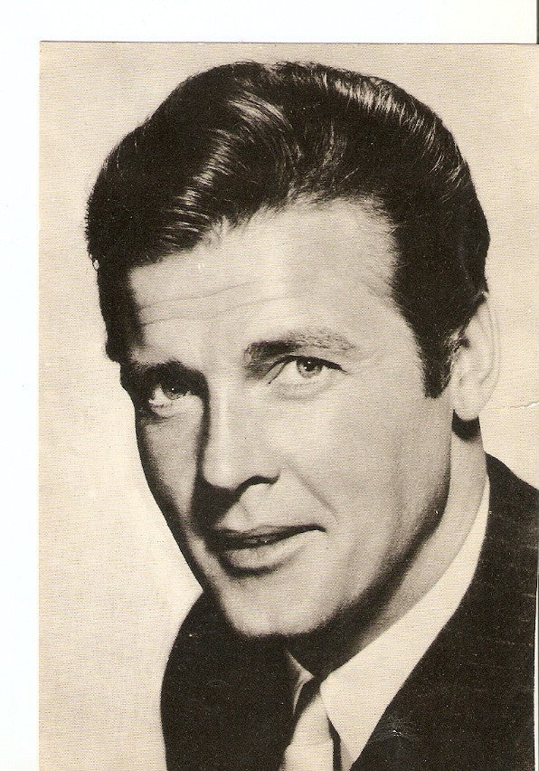 Postal 025744 : Foto-Ficha obsequio Romantica. Roger moore