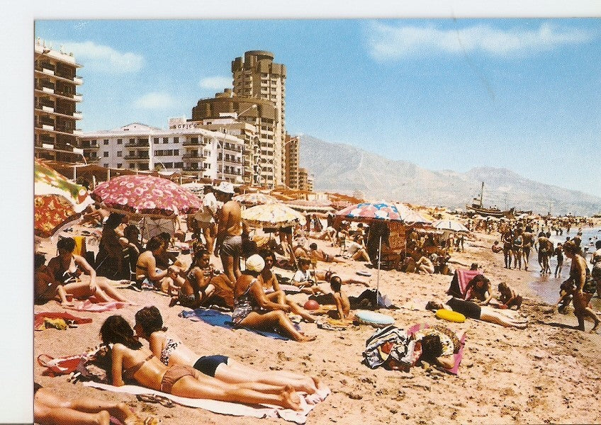 Postal 025915 : Vista de la playa. Fuengirola (Malaga). Costa del Sol