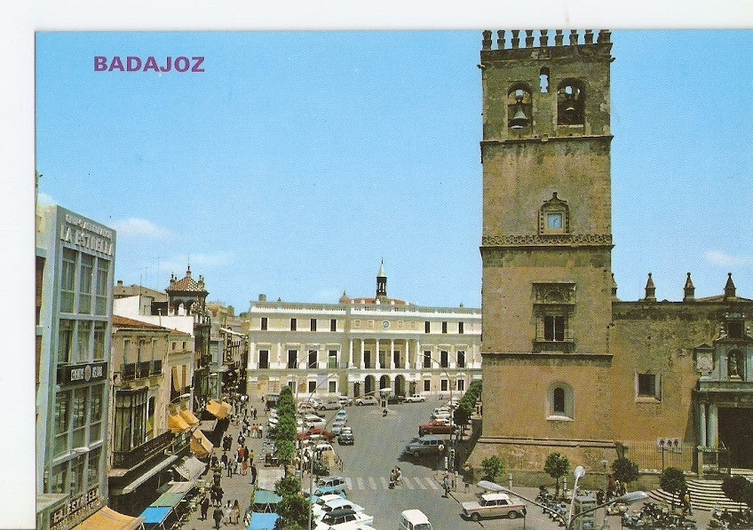 Postal 025983 : Plaza de España y Catedral. Badajoz