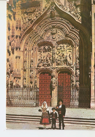 Postal 026045 : Fachada Catedral. Charros tipicos. Salamanca