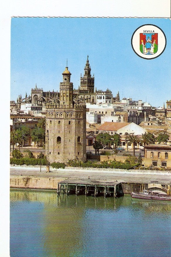 Postal 026105 : Torre del Oro. Al fondo la Giralda. Sevilla. Arte islamico