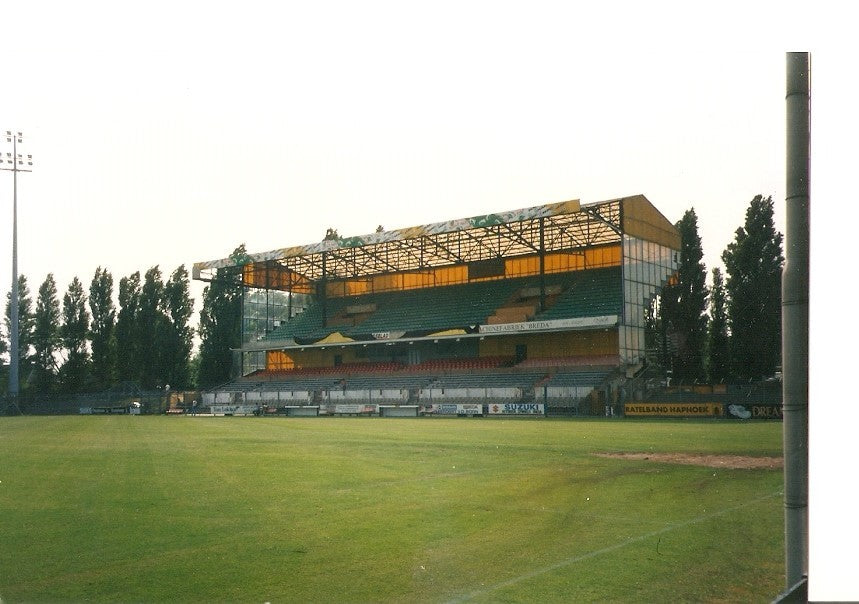 Foto Futbol 026283 : Estadio de futbol. Breda