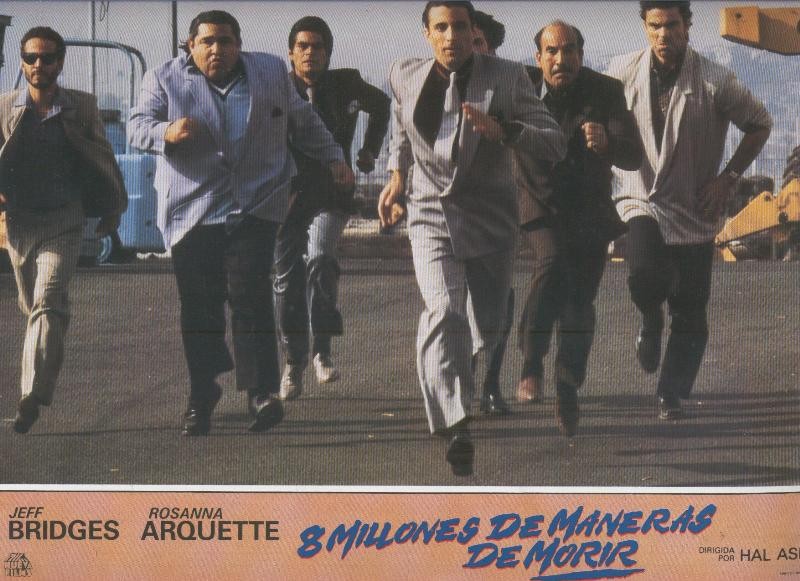 Caratula cine: 8 millones de maneras de morir, un film de Hal Ashby, numerada 04 en trasera
