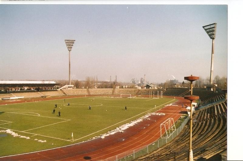 FOTO FUTBOL numero 034 : Estadio de futbol. Trinec