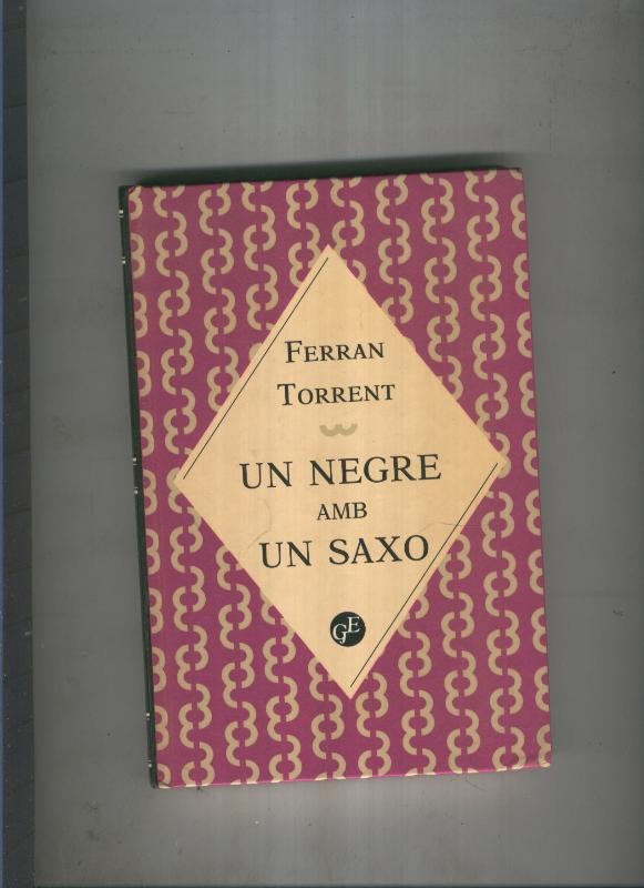 Un negre amb un saxo