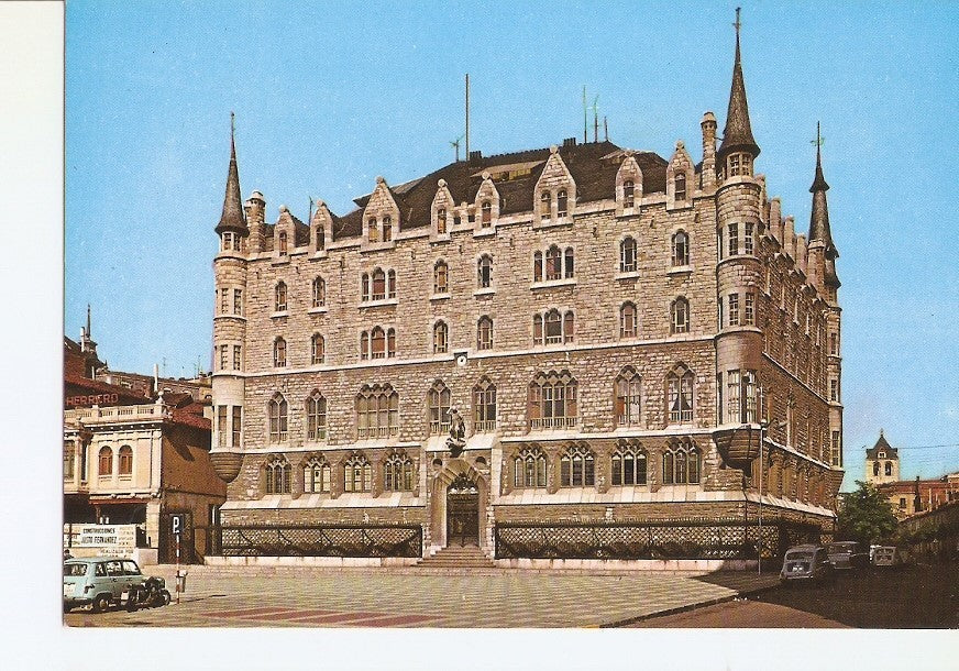 Postal 029389 : Leon. Edificio de la Caja de Ahorros (Gaudi)