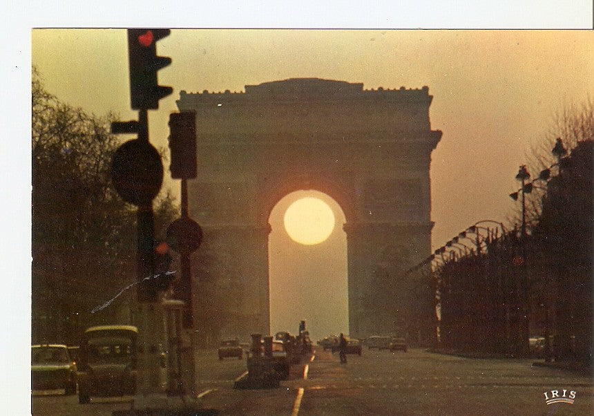 Postal 029500 : Paris Crepuscule sur les Champs Eysees et lArc de Triomphe