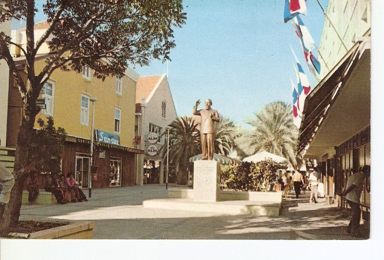 Postal 029569 : Curaçao Netherlands Antilles. Gomez Plein in the center o Curaçaos shopping district