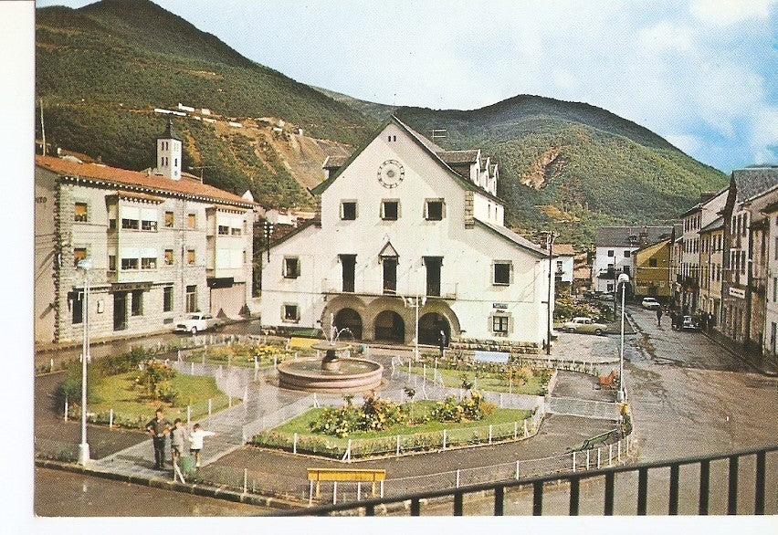 Postal 029987 : Pirineo Aragones. Biescas (Huesca). En la ruta al valle de Tena y a Ordesa