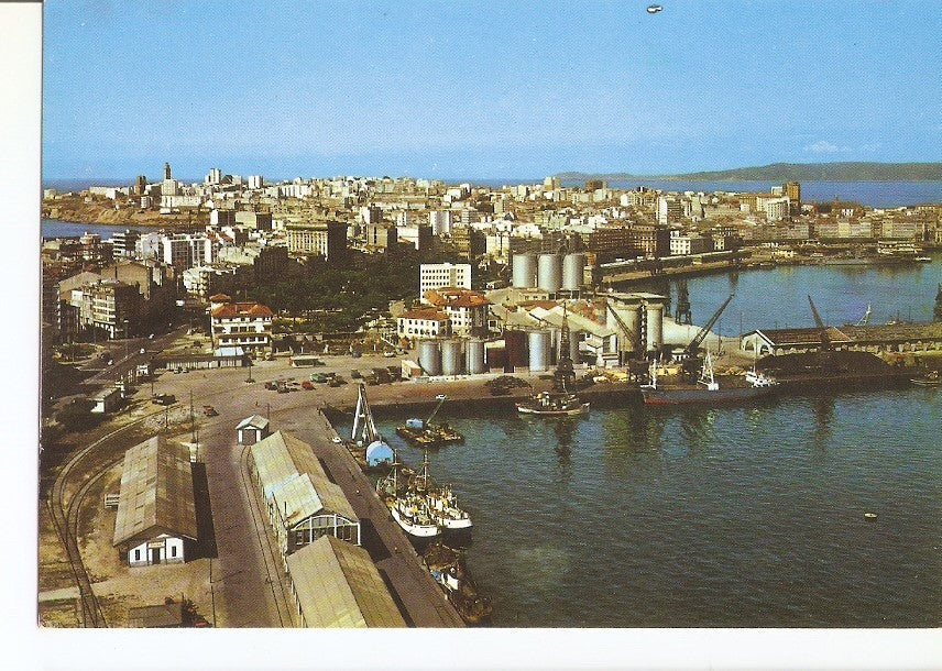 Postal 030064 : La Coruña. Vista parcial y muelle