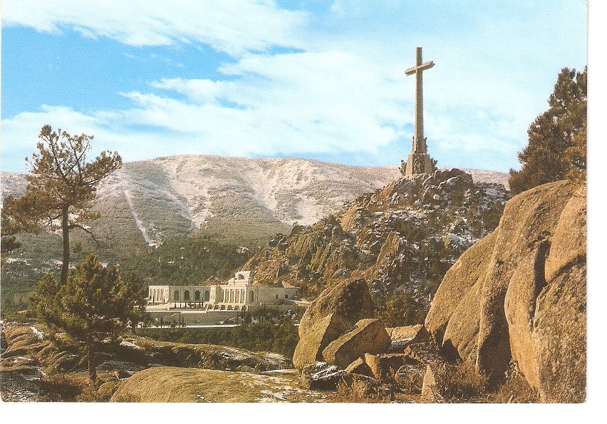 Postal 030081 : Santa Cruz del Valle de los Caidos. La Cruz desde el Via Crucis