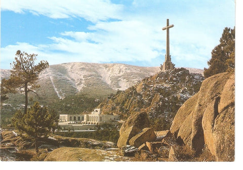 Postal 030081 : Santa Cruz del Valle de los Caidos. La Cruz desde el Via Crucis