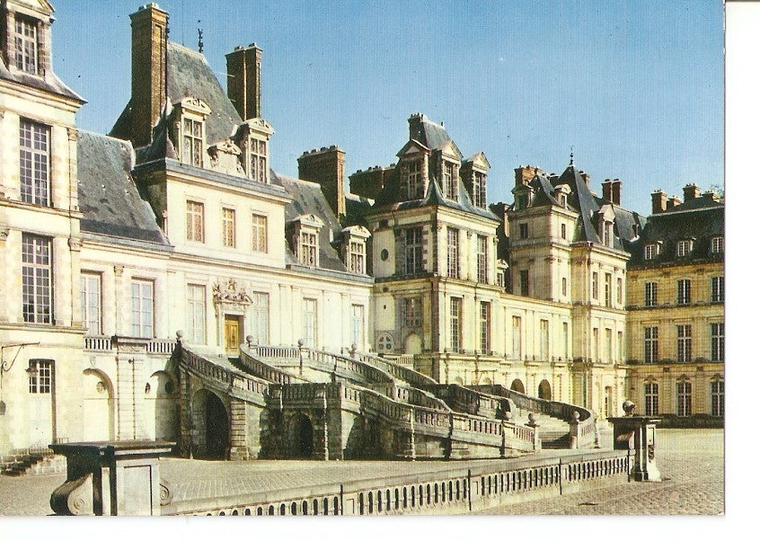 Postal 030098 : Fontainebleau Cour du Cheval Blanc