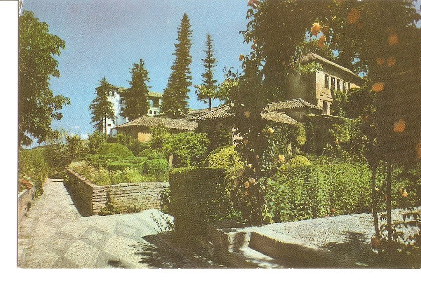 Postal 030422 : Granada Generalife - Jardines y Pabellon al fondo