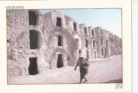 Postal 030456 : Medenine. Les Ghorfas