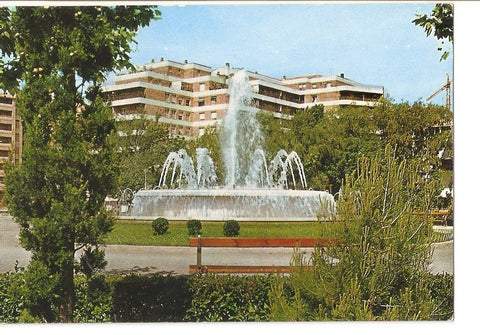 Postal 030459 : Huesca. Parque Municipal (Ampliacion). Plaza central y fuente luminosa