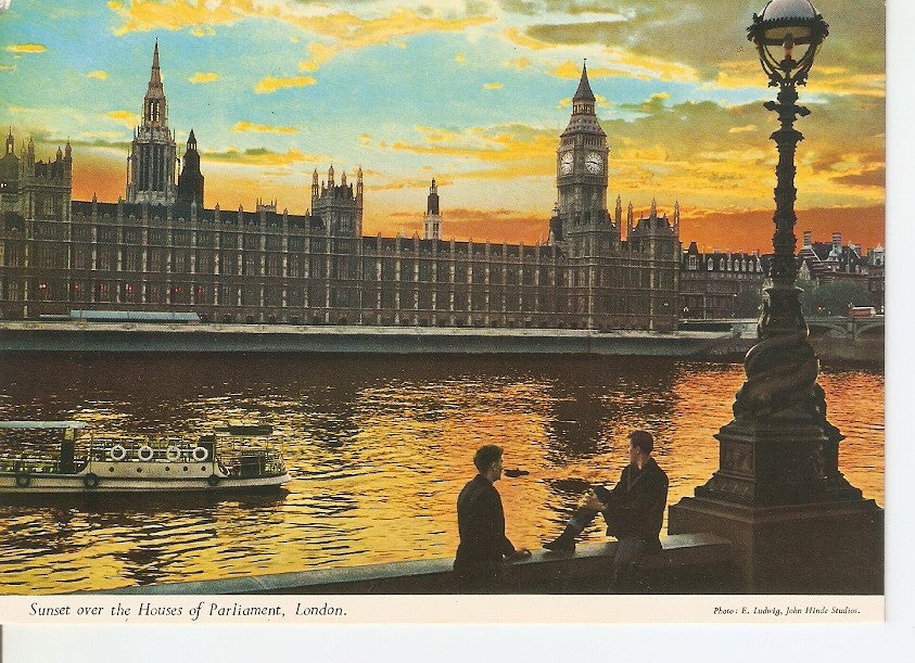 Postal 030463 : Sunset over the Houses of Parliament London