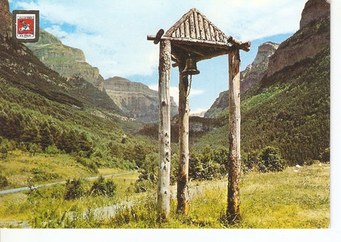 Postal 030487 : Parque Nacional de Ordesa. Campana del Refugio Naciona al fondo el Valle de Ordesa