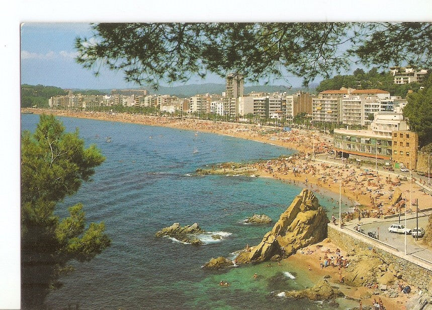 Postal 030675 : Lloret de Mar (Costa Brava) la playa desde Sa Caleta