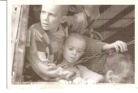 Postal 030560 : Niños transportados en camion