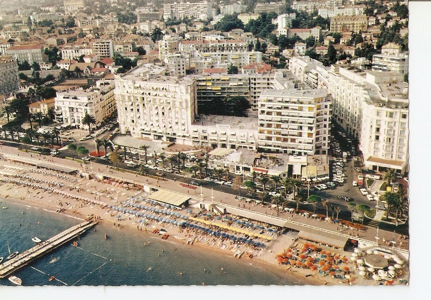 Postal 030630 : A - Cannes Les Plages et le Boulevard de la Croisette. Le Miramar et le Martinez