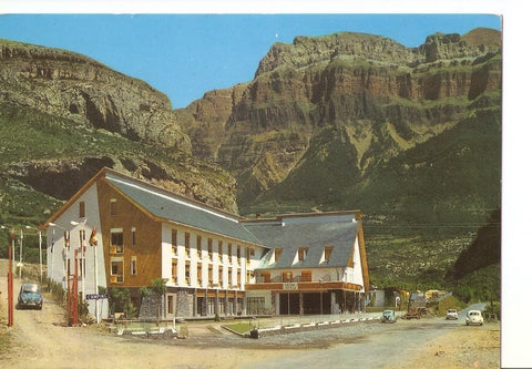 Postal 030055 : Torla (Huesca) Hotel Ordesa. Entrada al camping al fondo Mondarrueco